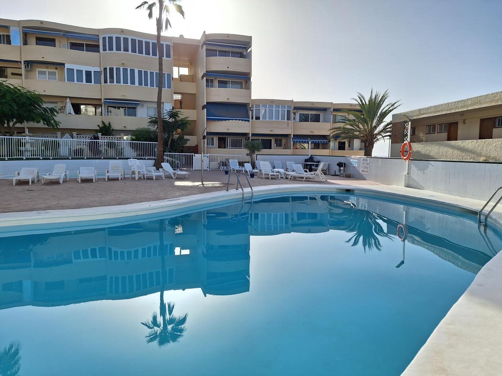 White And Quiet! Modern Apartment In San Agustin San Bartolome Bagian luar foto
