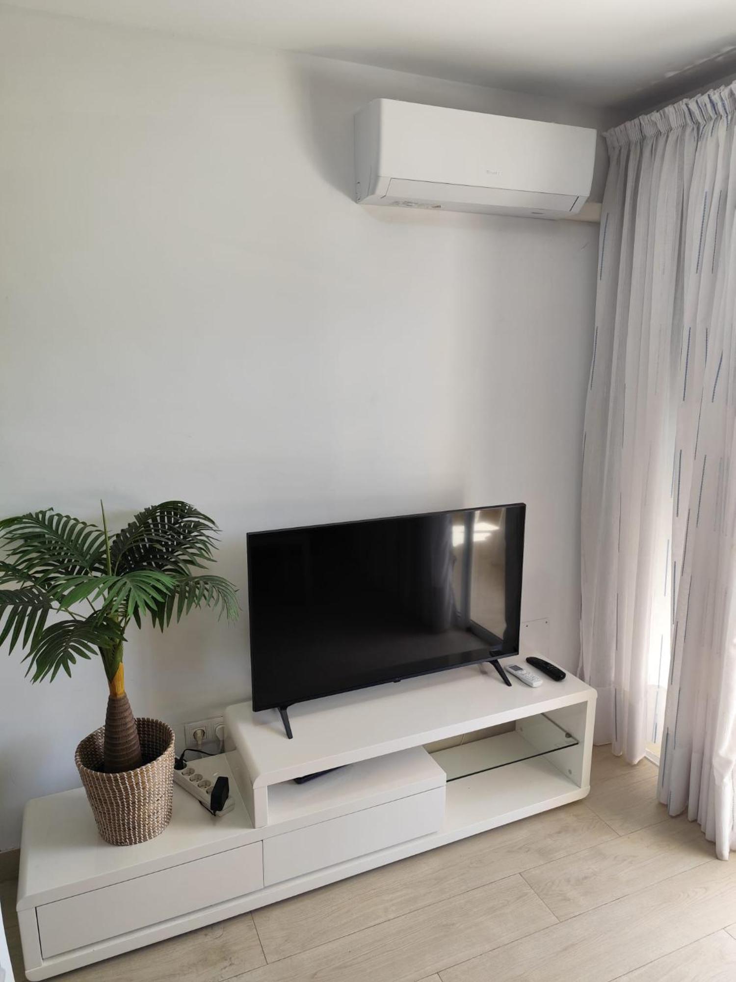 White And Quiet! Modern Apartment In San Agustin San Bartolome Bagian luar foto